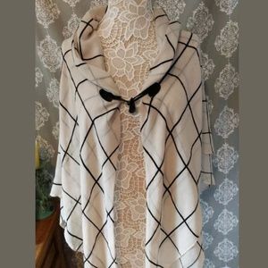 NWT ladies window pane toggle shawl